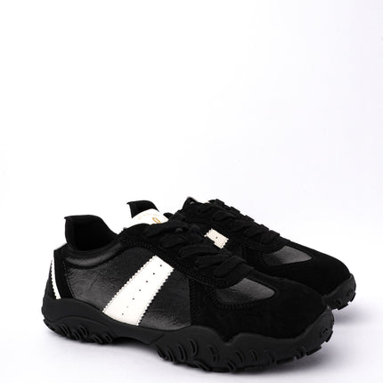 Tenis negros con blanco y gamuza