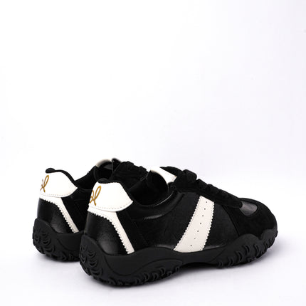 Tenis negros con blanco y gamuza