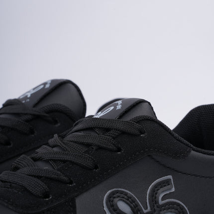 Tenis negros x gamuza