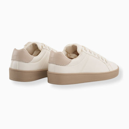 Tenis planos beige clásicos