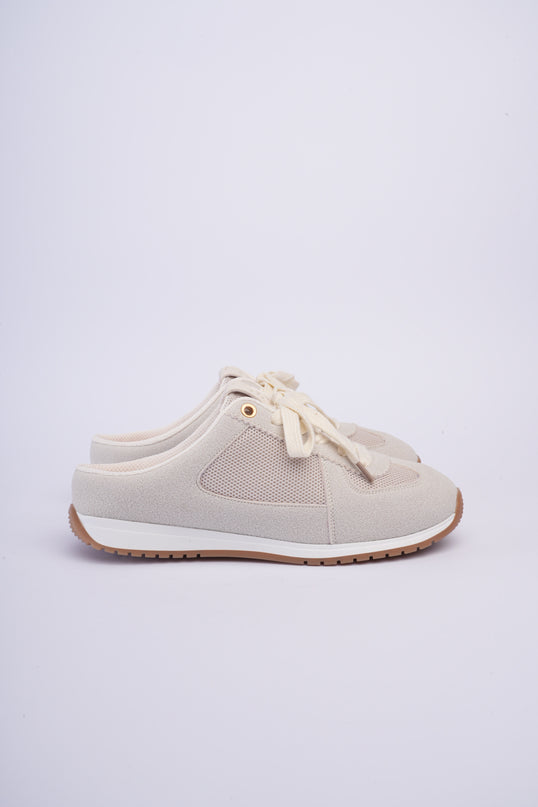 Tenis planos beige destalonados