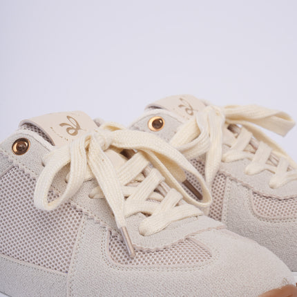 Tenis planos beige destalonados