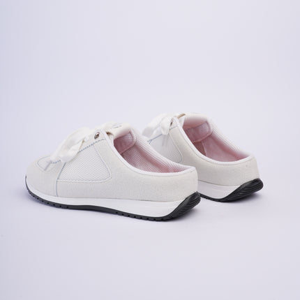 Tenis planos blancos destalonados