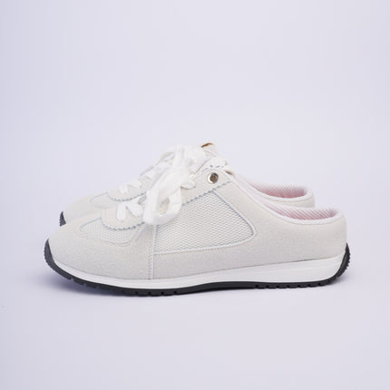 Tenis planos blancos destalonados