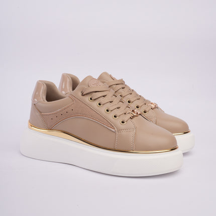 Tenis plataforma beige con dorado y diseño texturizado