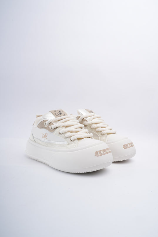 Tenis plataforma crema con beige