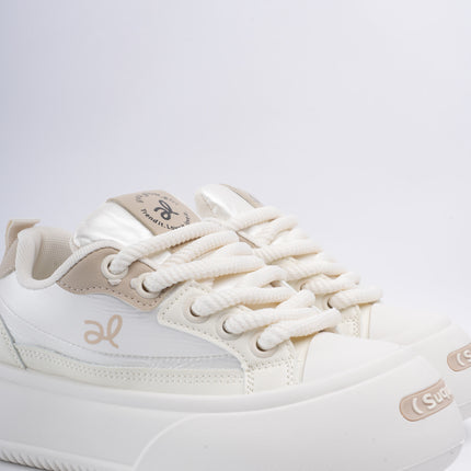 Tenis plataforma crema con beige