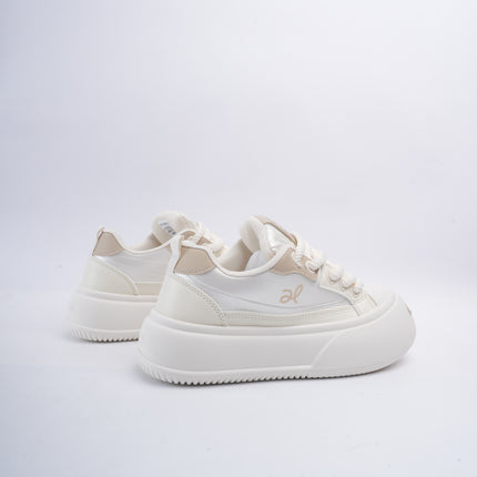 Tenis plataforma crema con beige