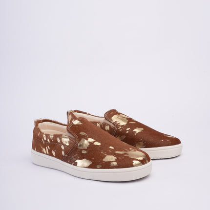 Tenis slip on en cuero tipo western