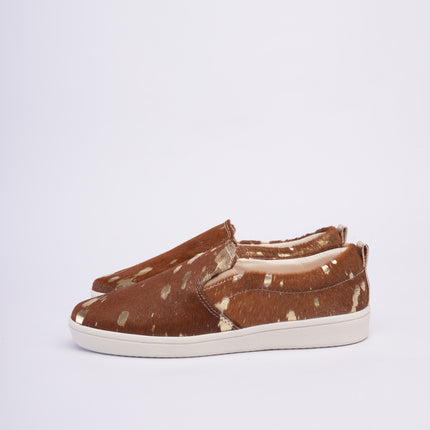Tenis slip on en cuero tipo western