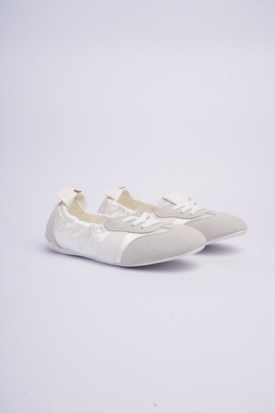 Tenis tipo ballet blancos x satín