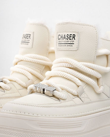 Tenis blancos de plataforma con peluche interno