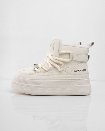 Tenis blancos de plataforma con peluche interno