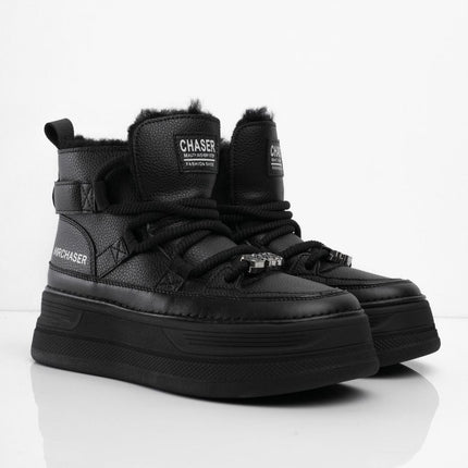 Tenis negros de plataforma con peluche interno