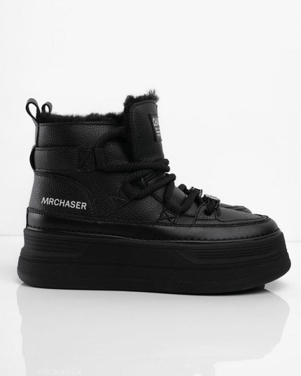 Tenis negros de plataforma con peluche interno