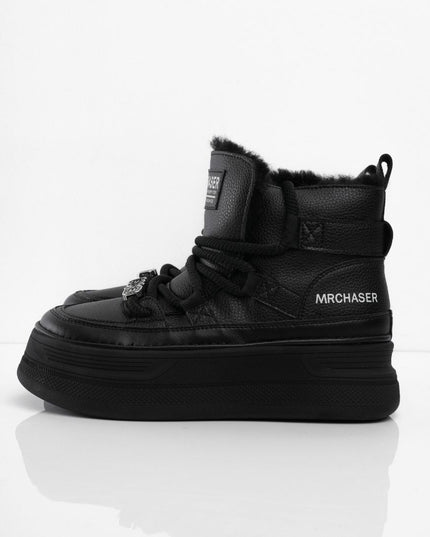 Tenis negros de plataforma con peluche interno