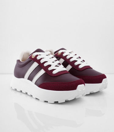 Tenis vinotinto básicos con blanco