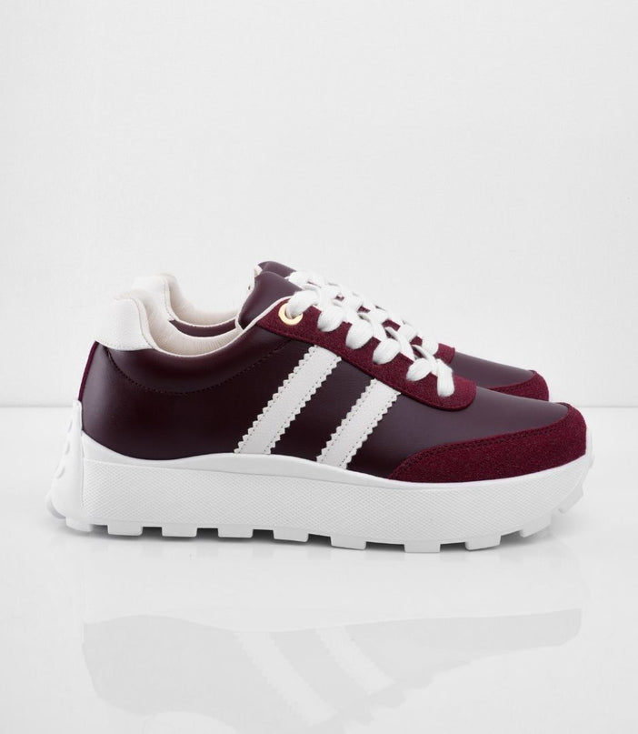 Tenis vinotinto básicos con blanco