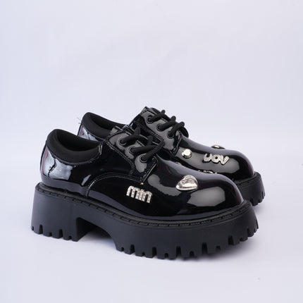 Zapatos charol chunky con apliques plateados