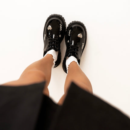 Zapatos charol chunky con apliques plateados