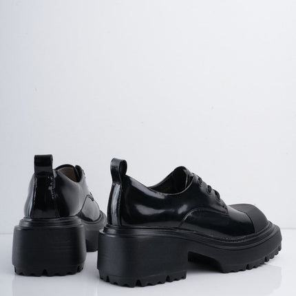 Zapatos negros con cordón y puntera mate
