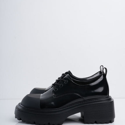 Zapatos negros con cordón y puntera mate