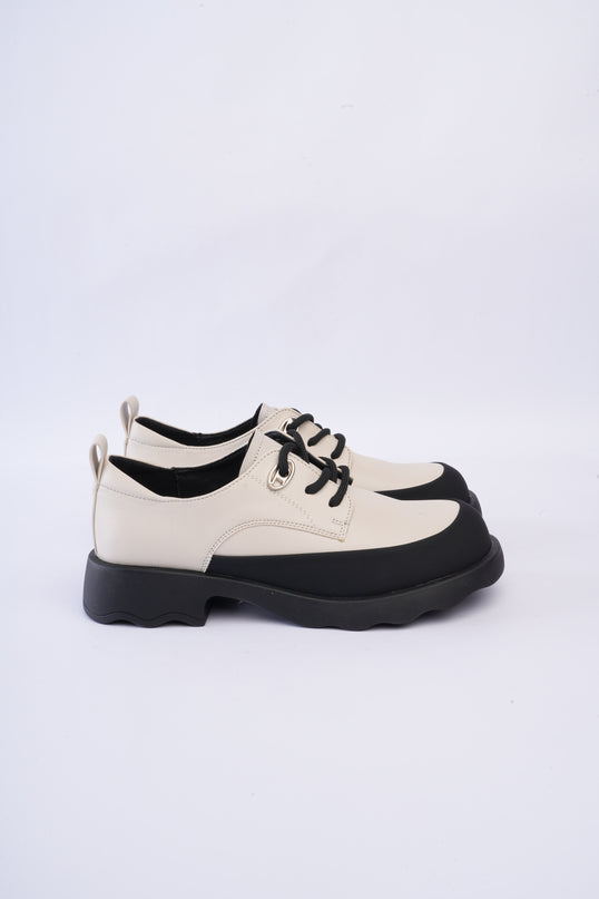 Zapatos tipo oxford blancos x negro