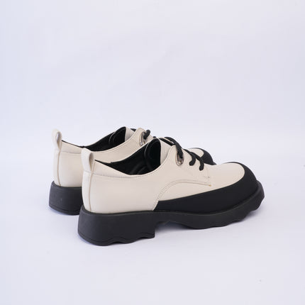 Zapatos tipo oxford blancos x negro