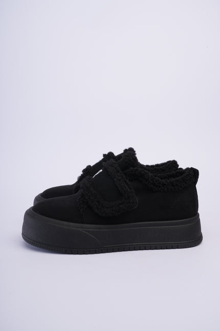 Zapatos ugg de peluche negros con velcro