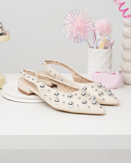 Bailarinas crema punta x taches plateados