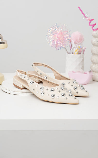 Bailarinas crema punta x taches plateados