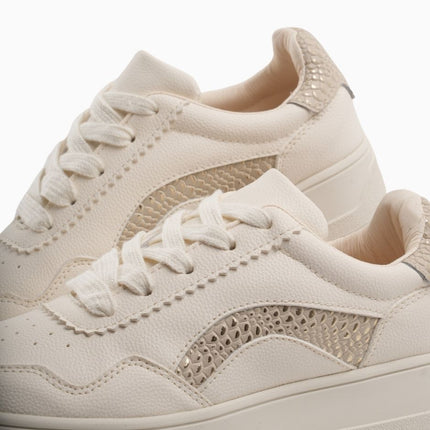 tenis planos beige con texturas